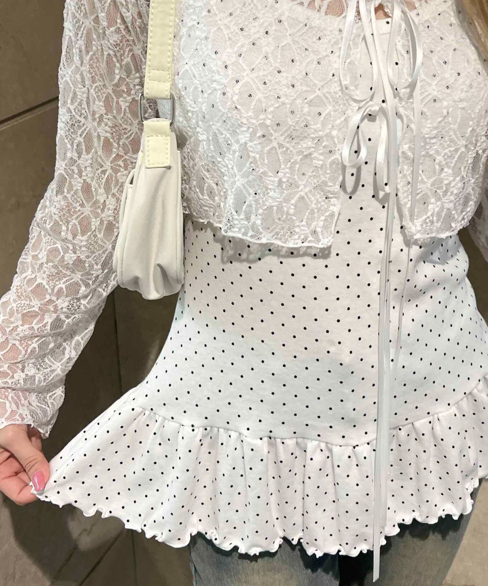 ホワイト モデル：160㎝ F着用