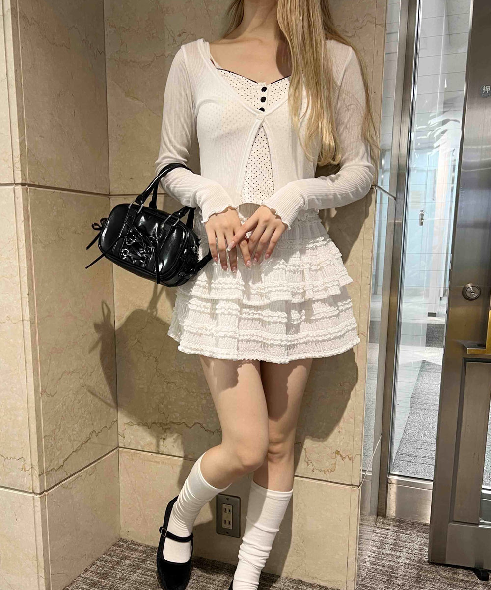 ホワイト モデル：160㎝ F着用