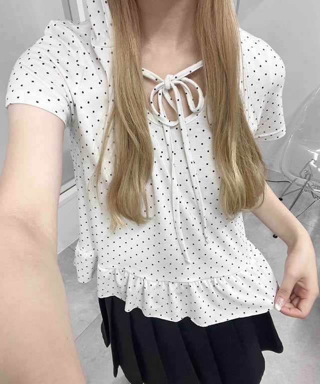 ホワイト モデル：160㎝ F着用