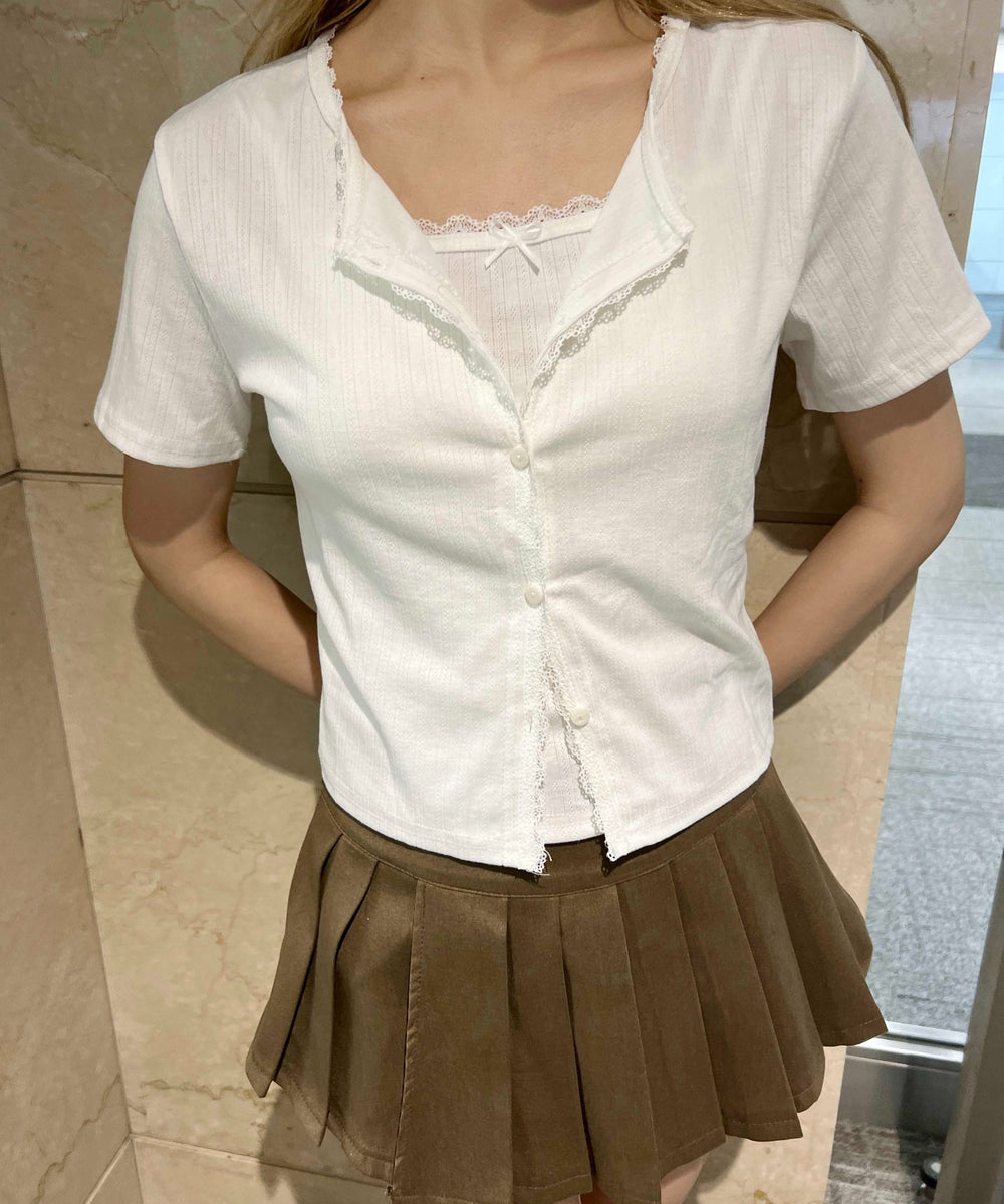 ホワイト モデル：160㎝ F着用