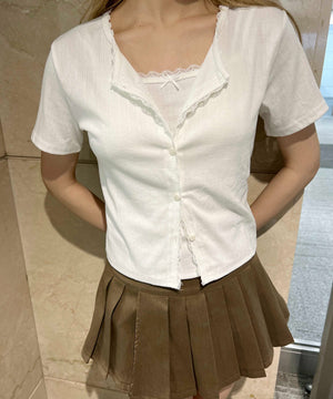 ホワイト モデル：160㎝ F着用