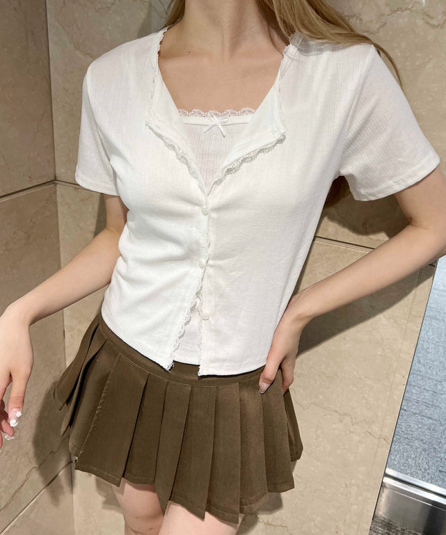 ホワイト モデル：160㎝ F着用