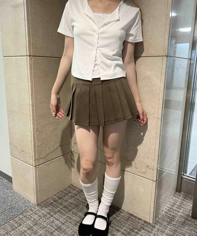 ホワイト モデル：160㎝ F着用