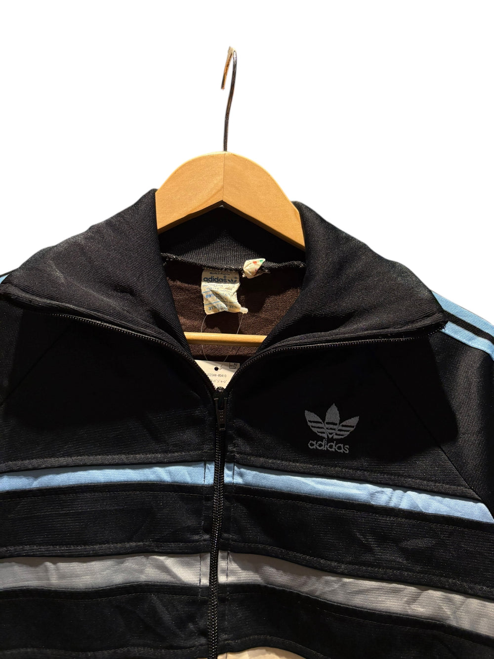 adidas トラックジャケット