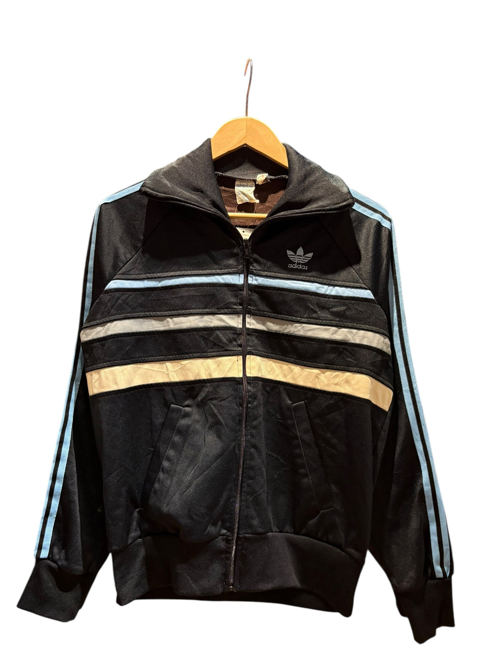 adidas トラックジャケット