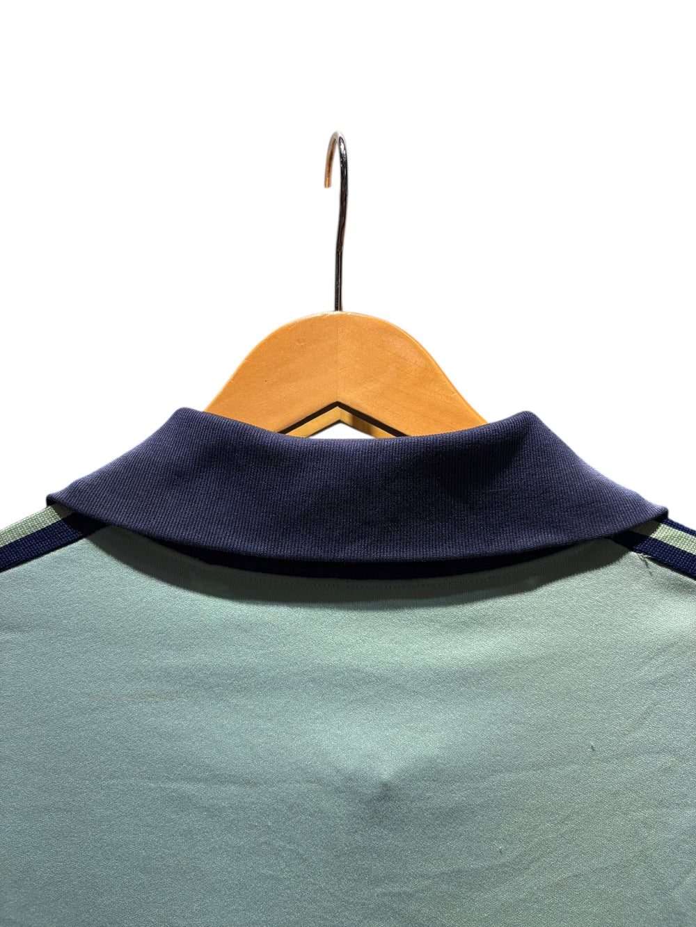 adidas トラックジャケット