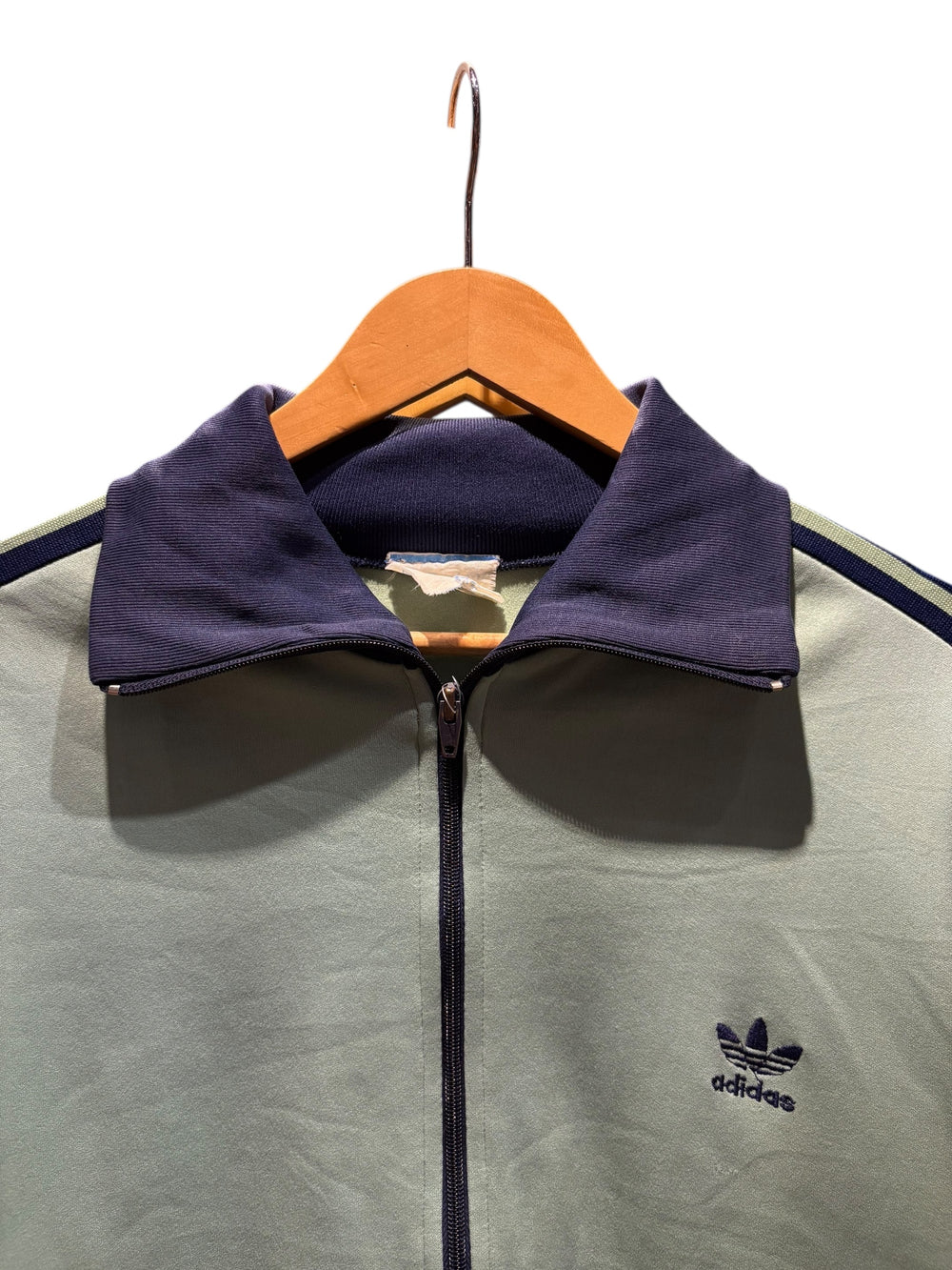 adidas トラックジャケット