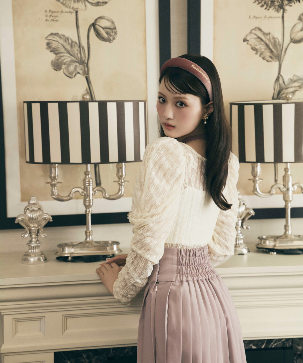 ホワイト モデル：164㎝ F着用