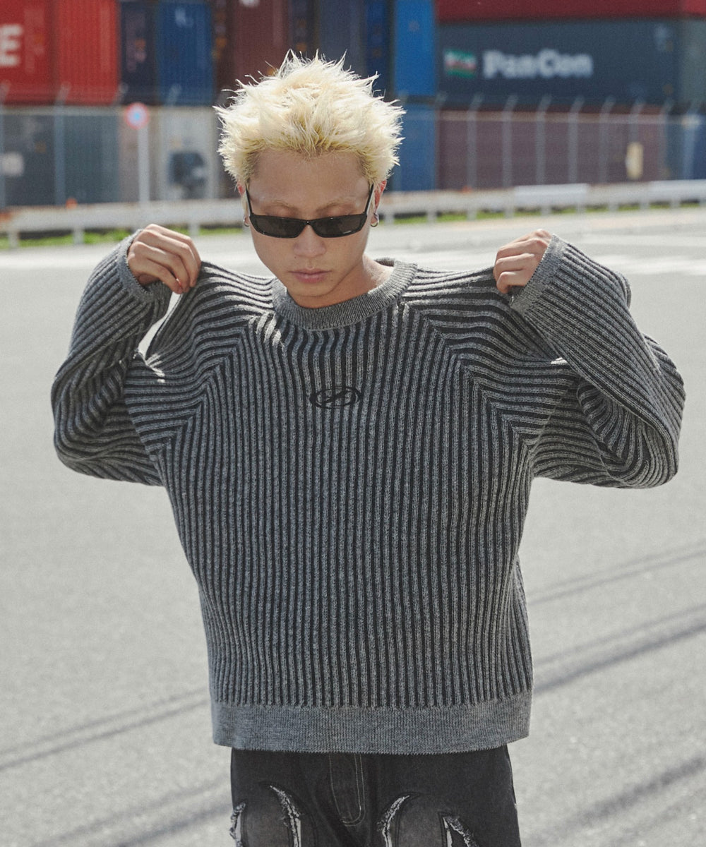 グレー　モデル：178㎝　L着用