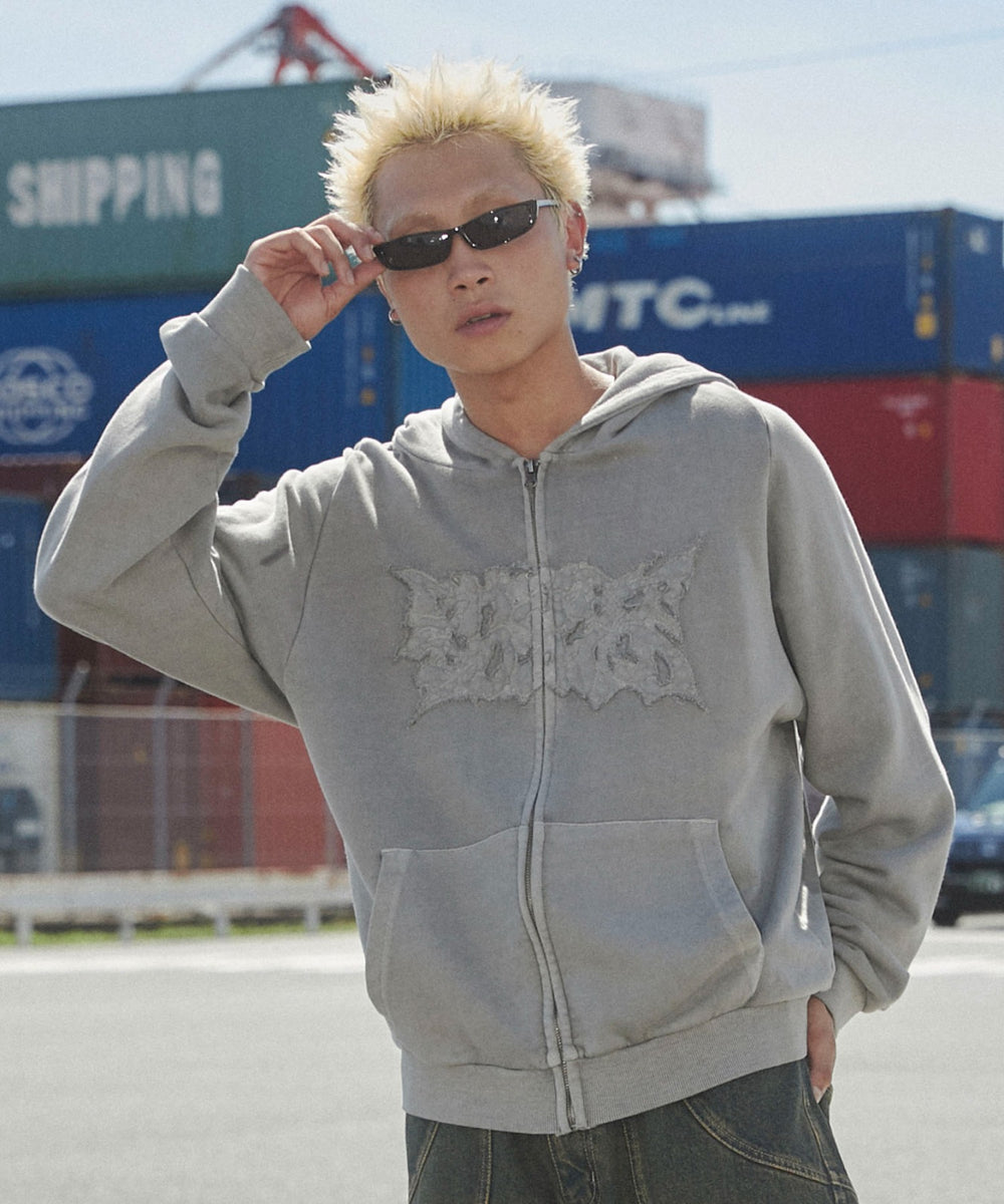 グレー　モデル：178㎝　L着用