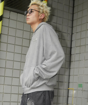 グレー モデル：178cm L着用