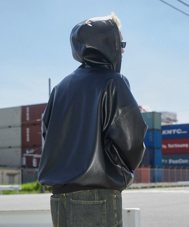 ブラック モデル：178cm L着用