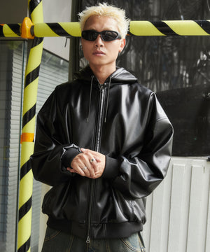 ブラック モデル：178cm L着用