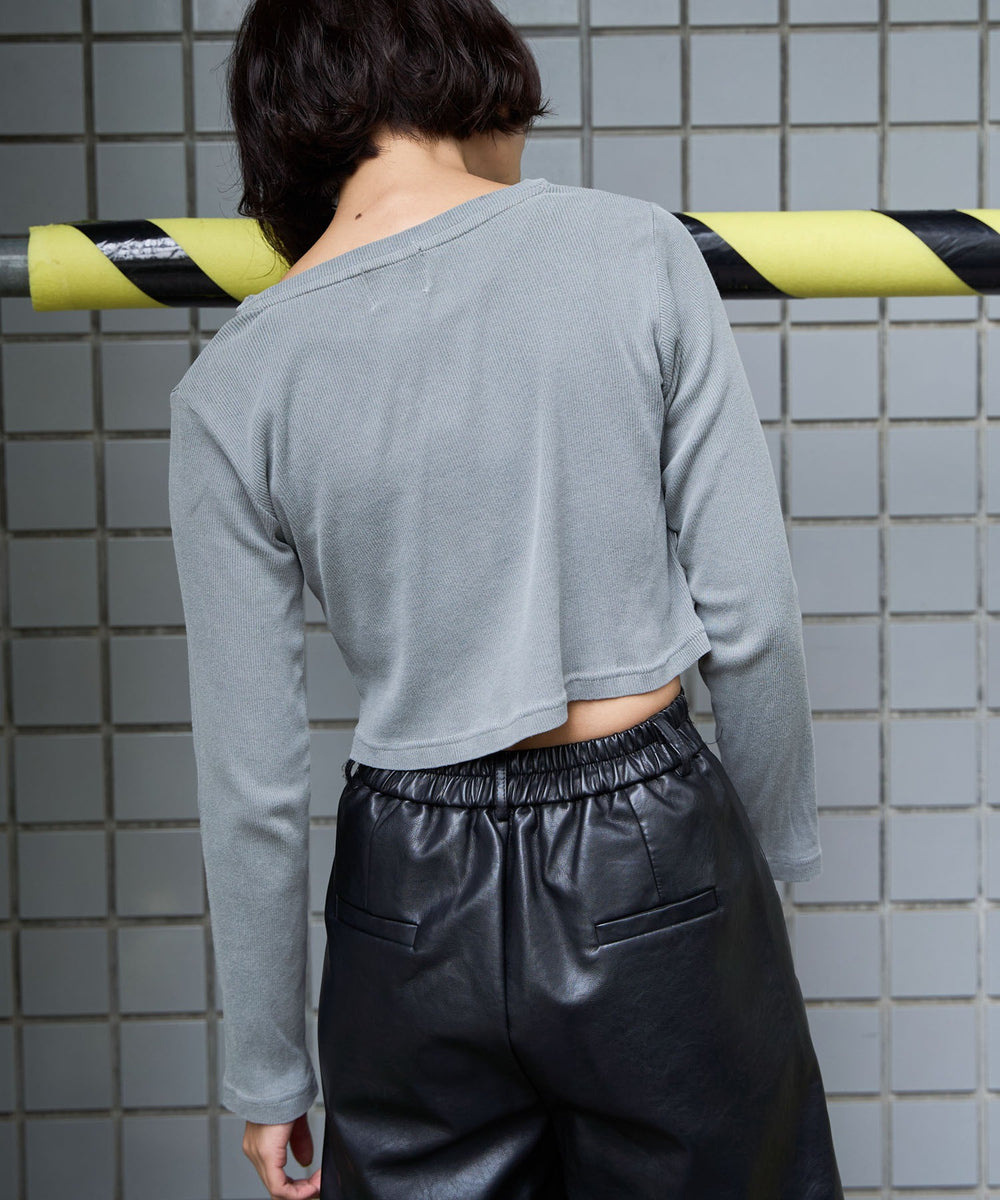 グレー モデル：160cm サイズF着用