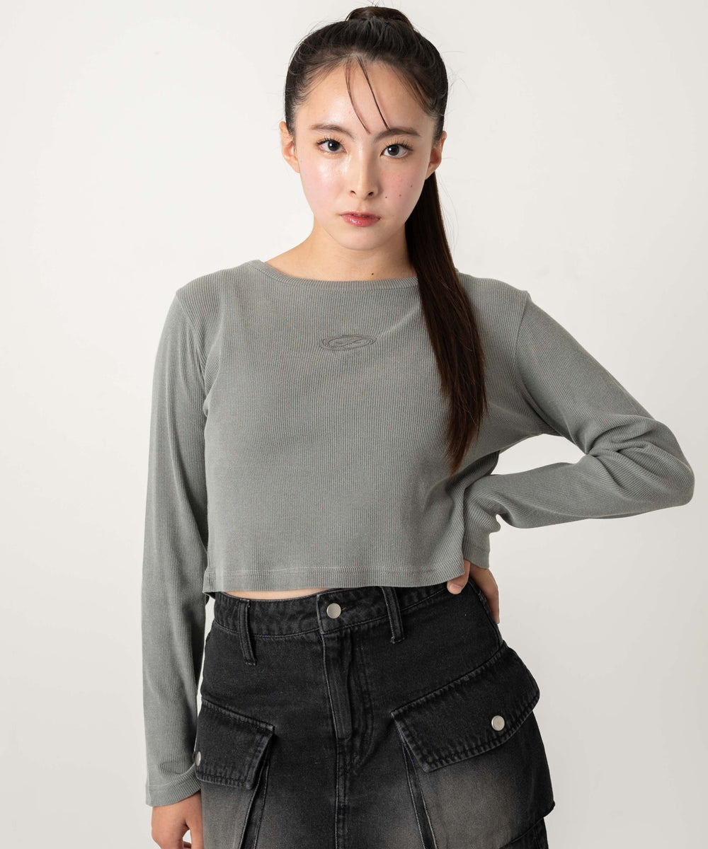 グレー モデル：152cm サイズF着用