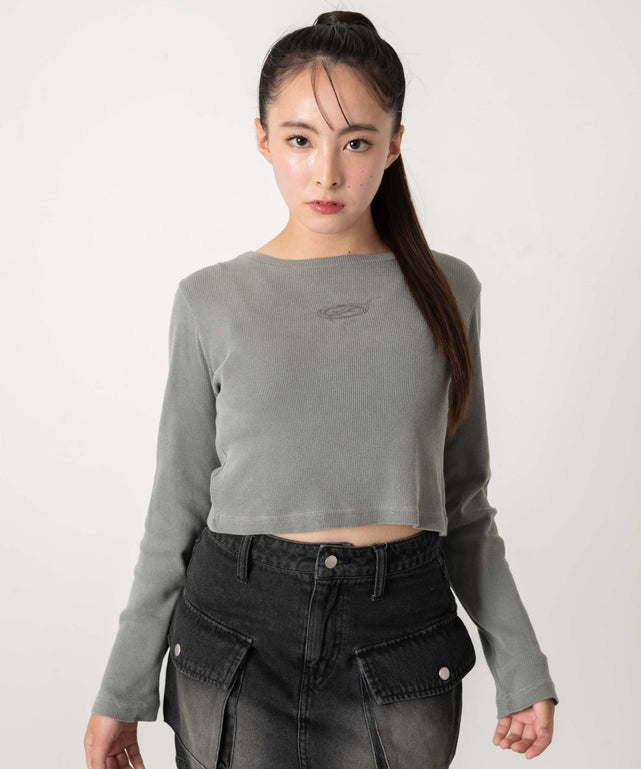 グレー モデル：152cm サイズF着用