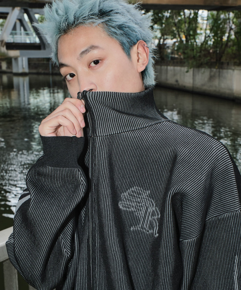 ブラック モデル：178cm L着用