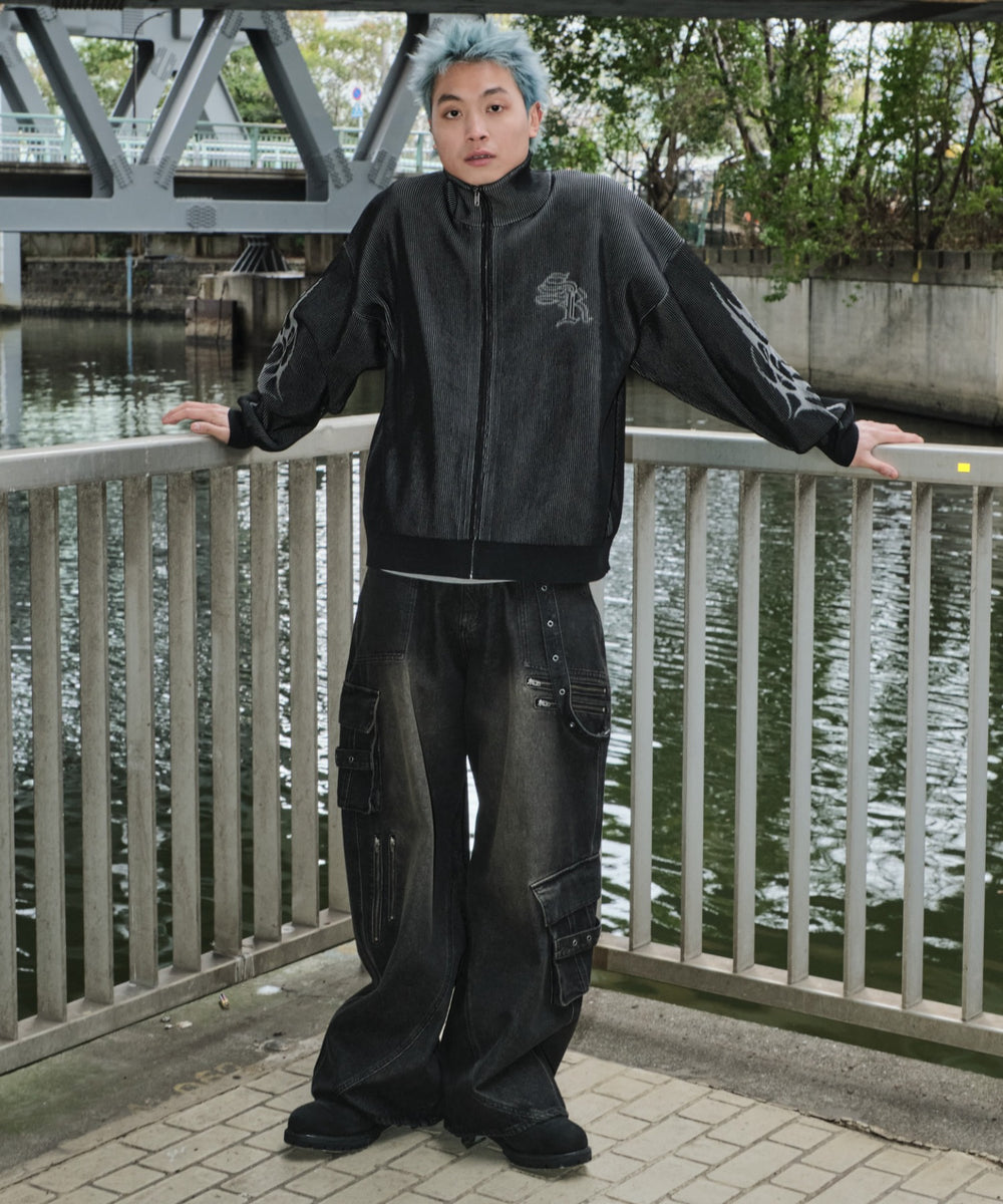 ブラック モデル：178cm L着用