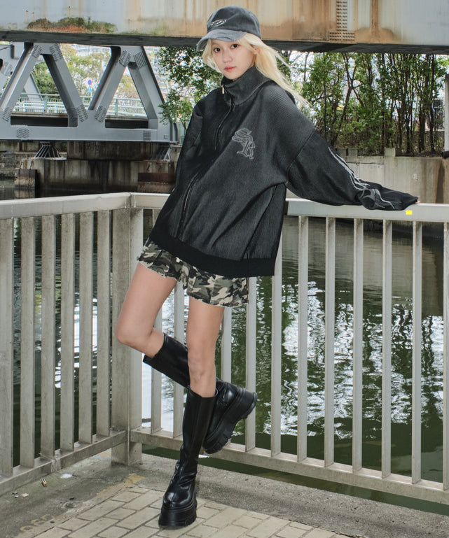 ブラック モデル：172cm M着用