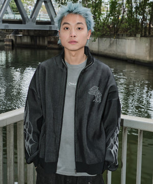 ブラック モデル：178cm L着用