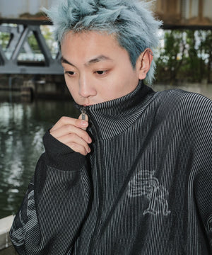 ブラック モデル：178cm L着用