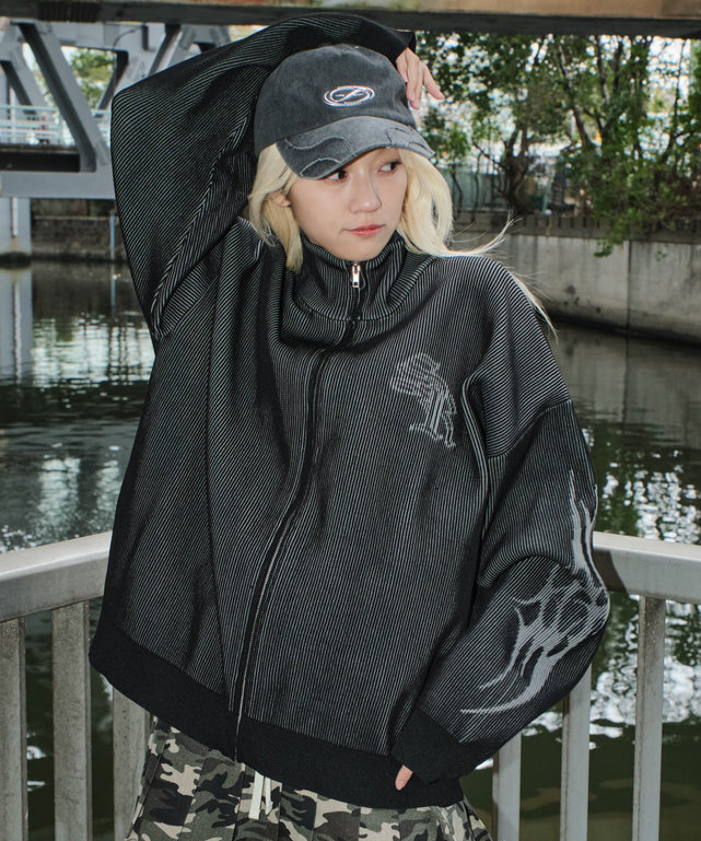 ブラック モデル：172cm M着用