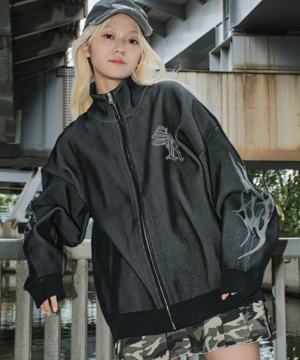 ブラック モデル：172cm M着用