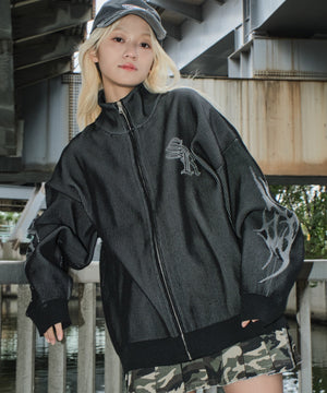 ブラック モデル：172cm M着用