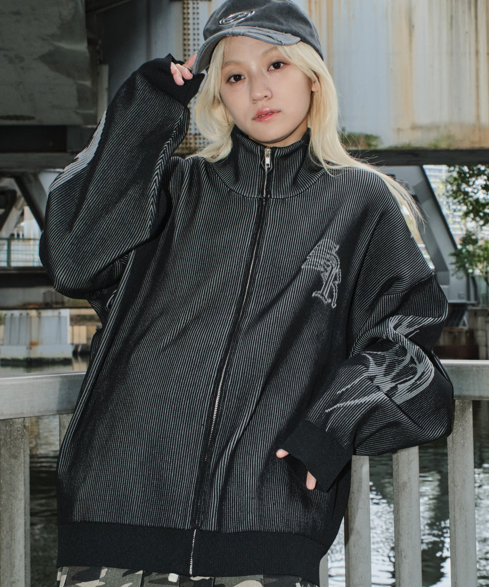 ブラック モデル：172cm M着用