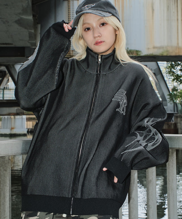 ブラック モデル：172cm M着用