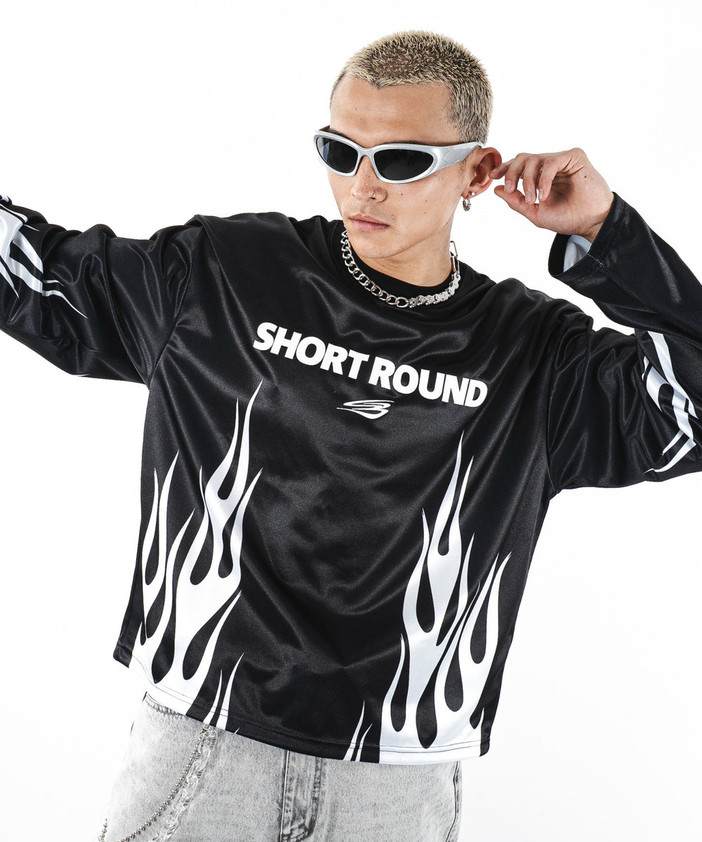 ブラック モデル：180cm L着用