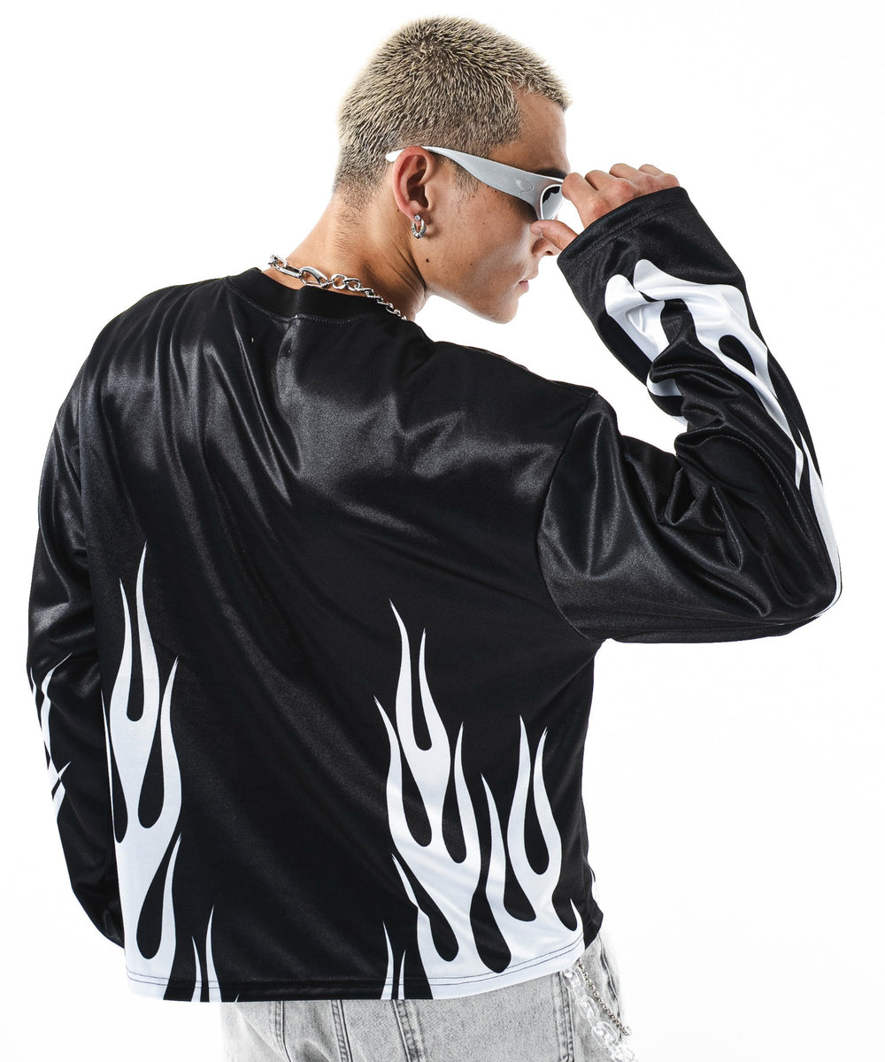 ブラック モデル：180cm L着用