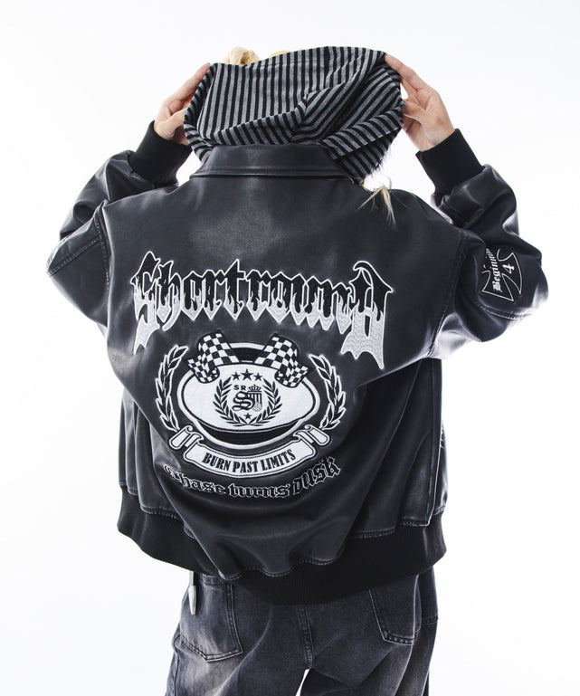 ブラック　モデル：172cm M着用