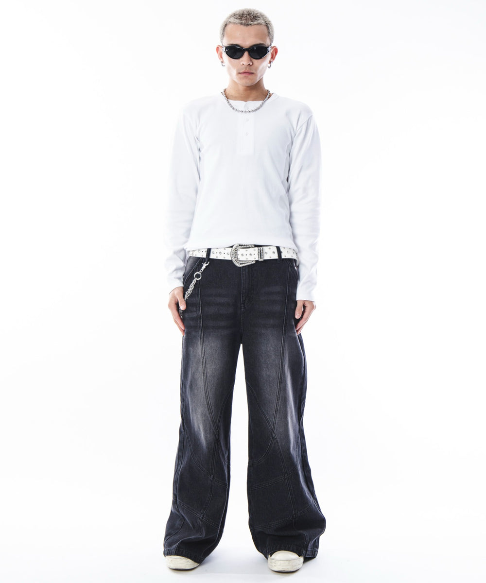 ホワイト　モデル：180cm L着用