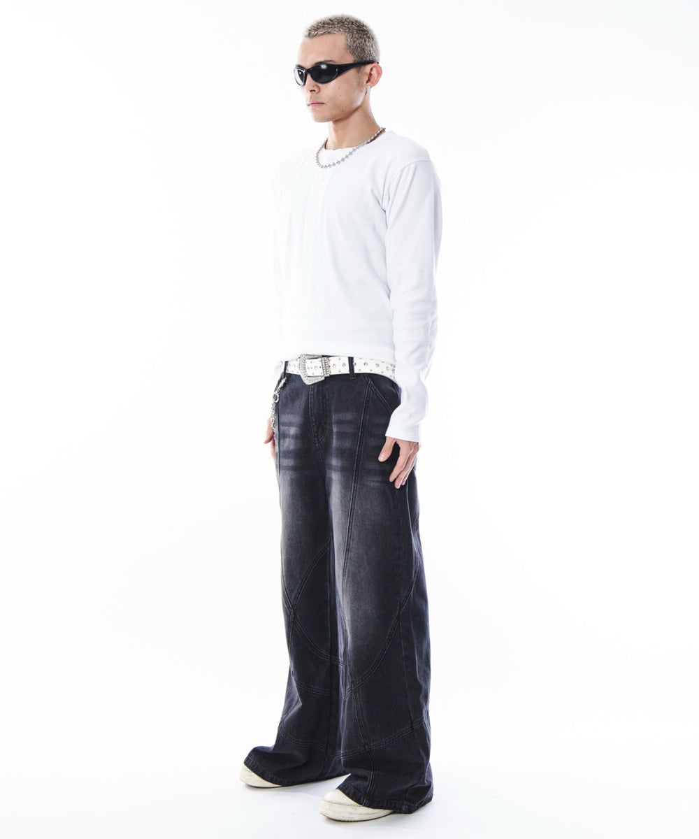 ホワイト　モデル：180cm L着用