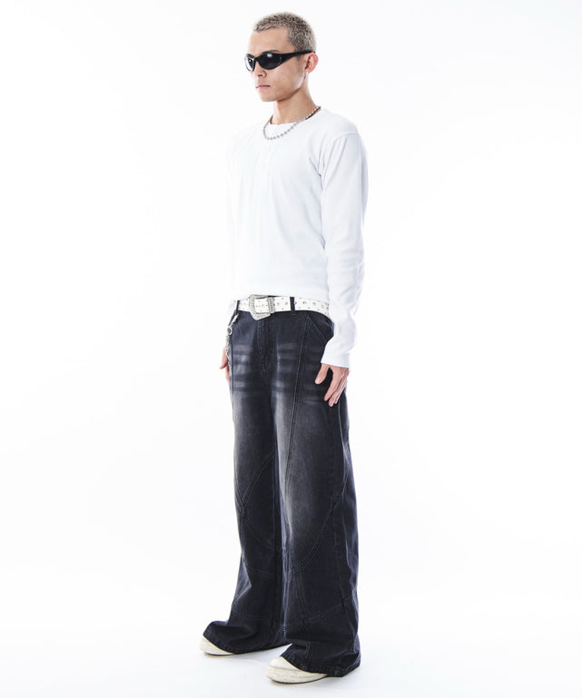 ホワイト　モデル：180cm L着用