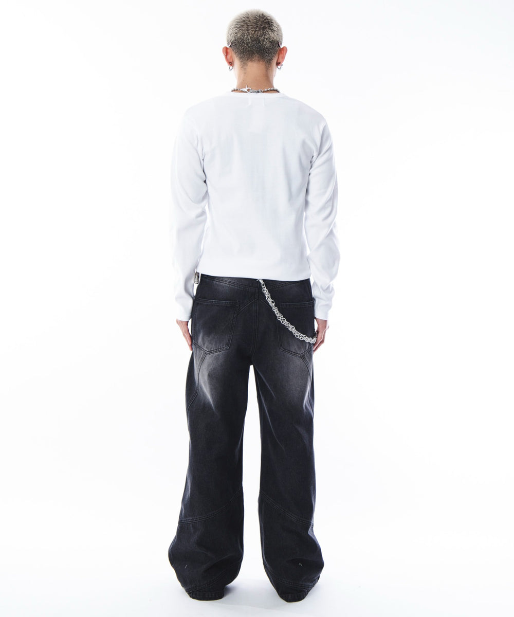 ホワイト　モデル：180cm L着用