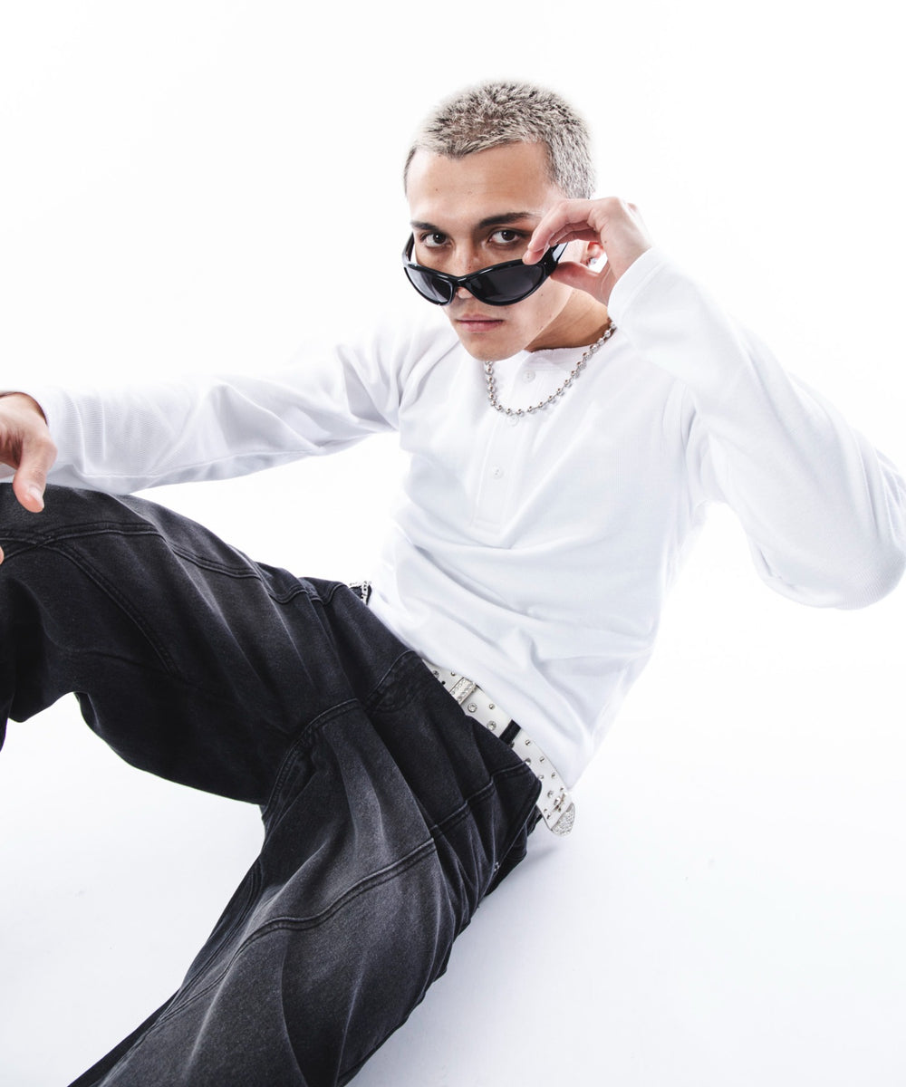 ホワイト　モデル：180cm L着用