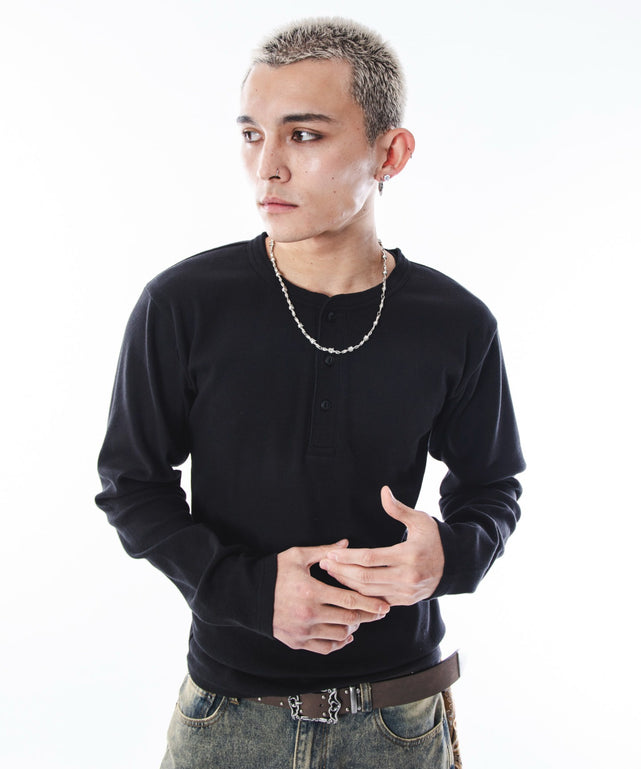 ブラック　モデル：180cm L着用