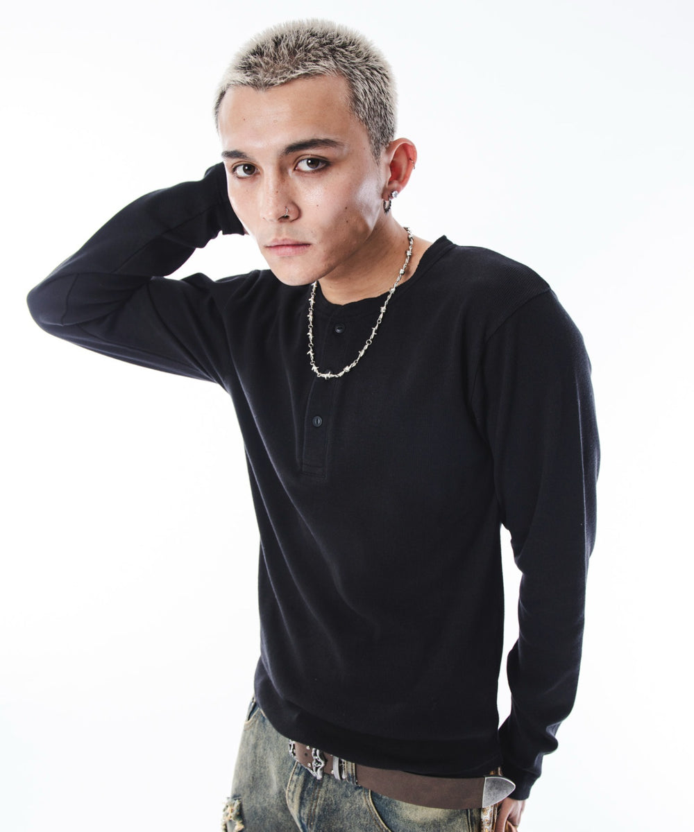 ブラック　モデル：180cm L着用