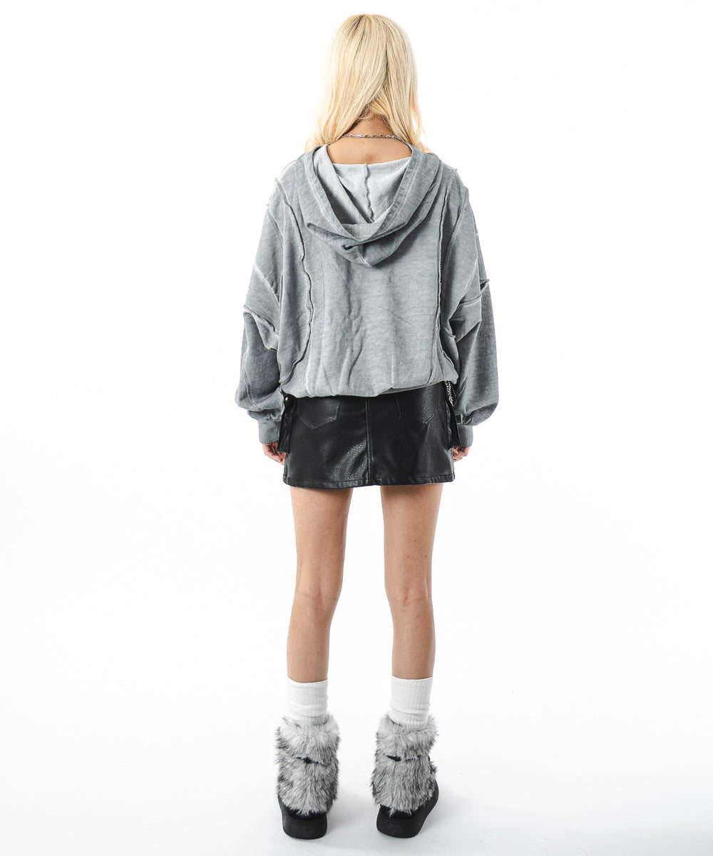 グレー モデル：172cm L着用