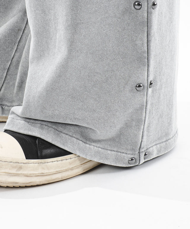 ブリーチスタッズロゴスウェットパンツ