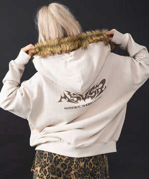 ベージュ モデル：160cm L着用