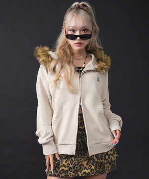 ベージュ モデル：160cm L着用