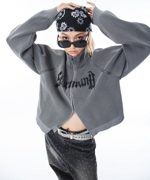 グレー モデル：172cm M着用