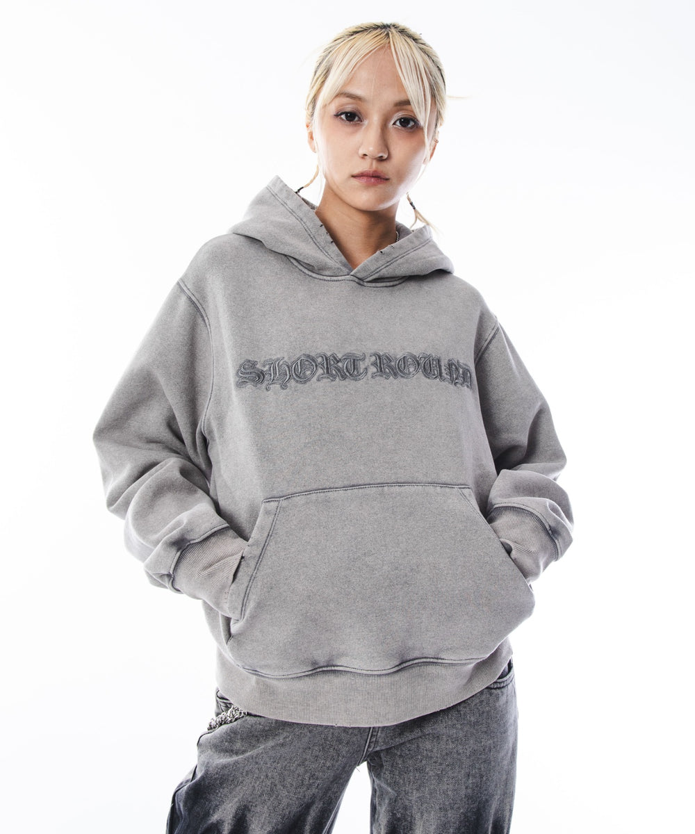 グレー モデル：172cm M着用