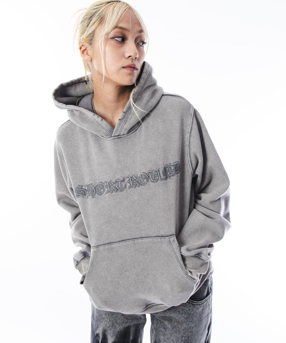 グレー モデル：172cm M着用