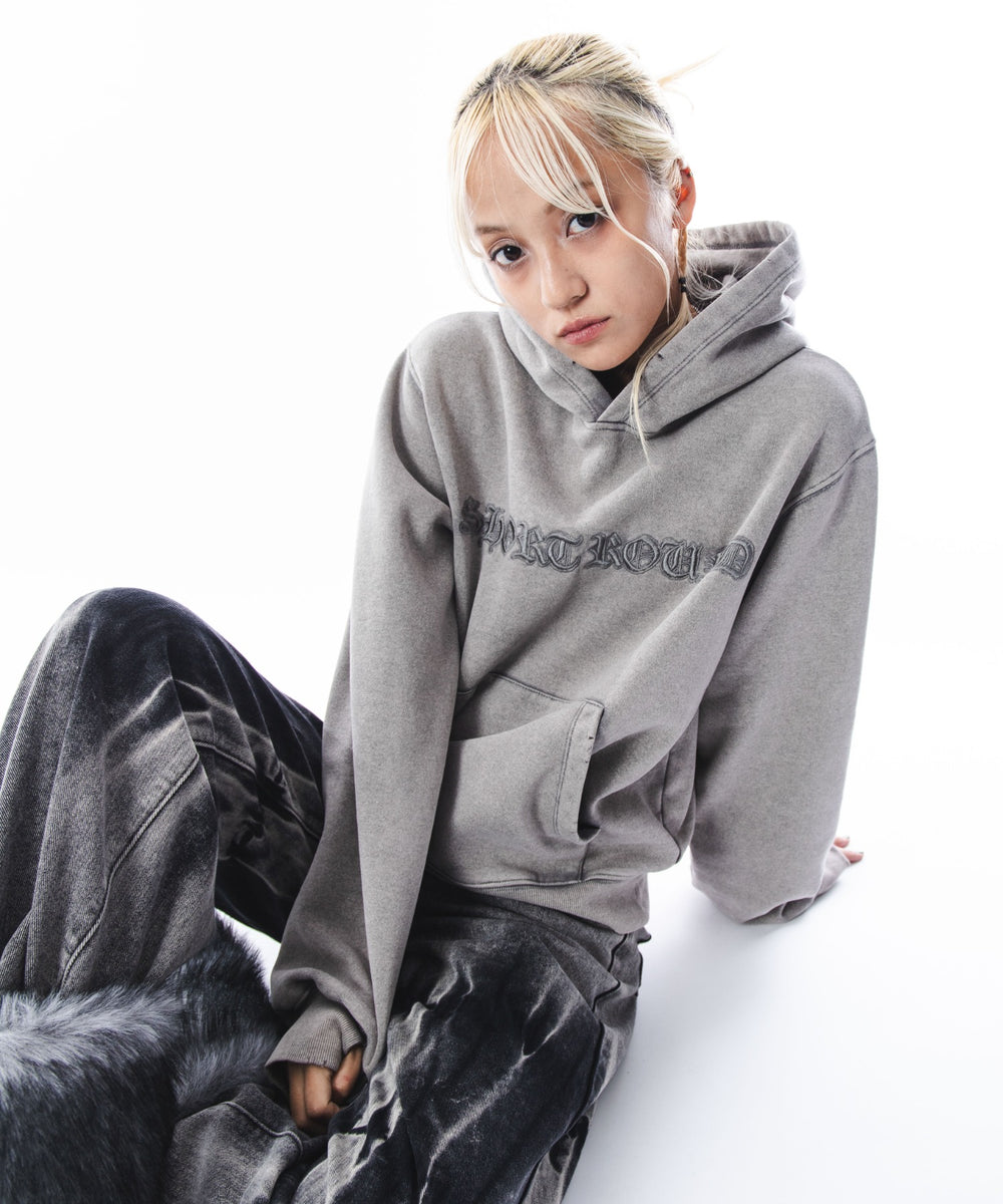 グレー モデル：172cm M着用