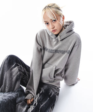 グレー モデル：172cm M着用