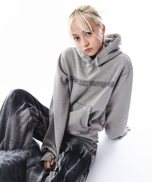 グレー モデル：172cm M着用